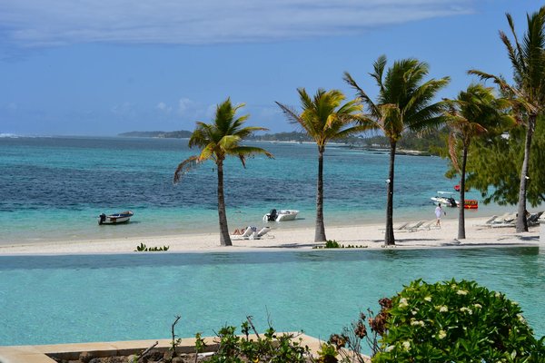 Discover the Enchantment of UK Cruises Blended with Victorian Steam Train Marvels