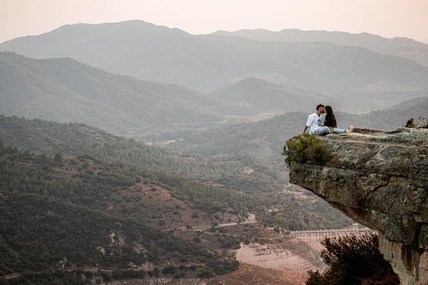 Dive into Genuine British Folk Music: Experience Our Captivating Workshops for a Memorable Adventure!