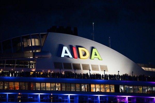 Explore genuine knitting communities in the uk: connect with passionate traditional knitters today!